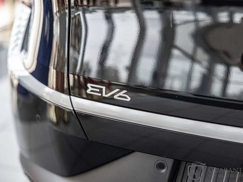 Used 2024 Kia EV6 Light AWD/4WD image 13