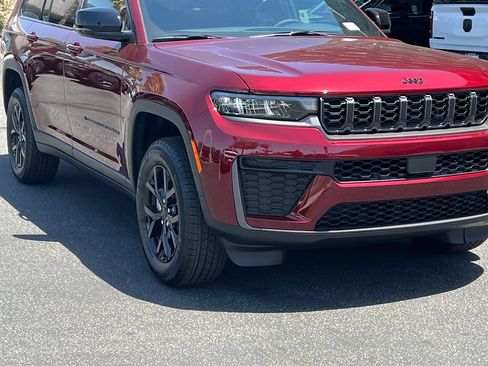 New 2026 Jeep Grand Cherokee L 4WD image 10