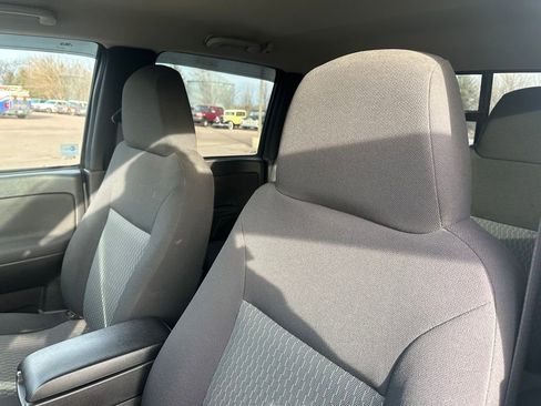 Used 2010 Chevrolet Colorado LT image 13