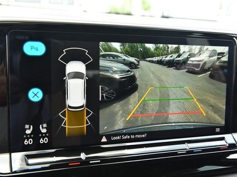 Used 2025 Volkswagen Atlas Cross Sport SE image 13