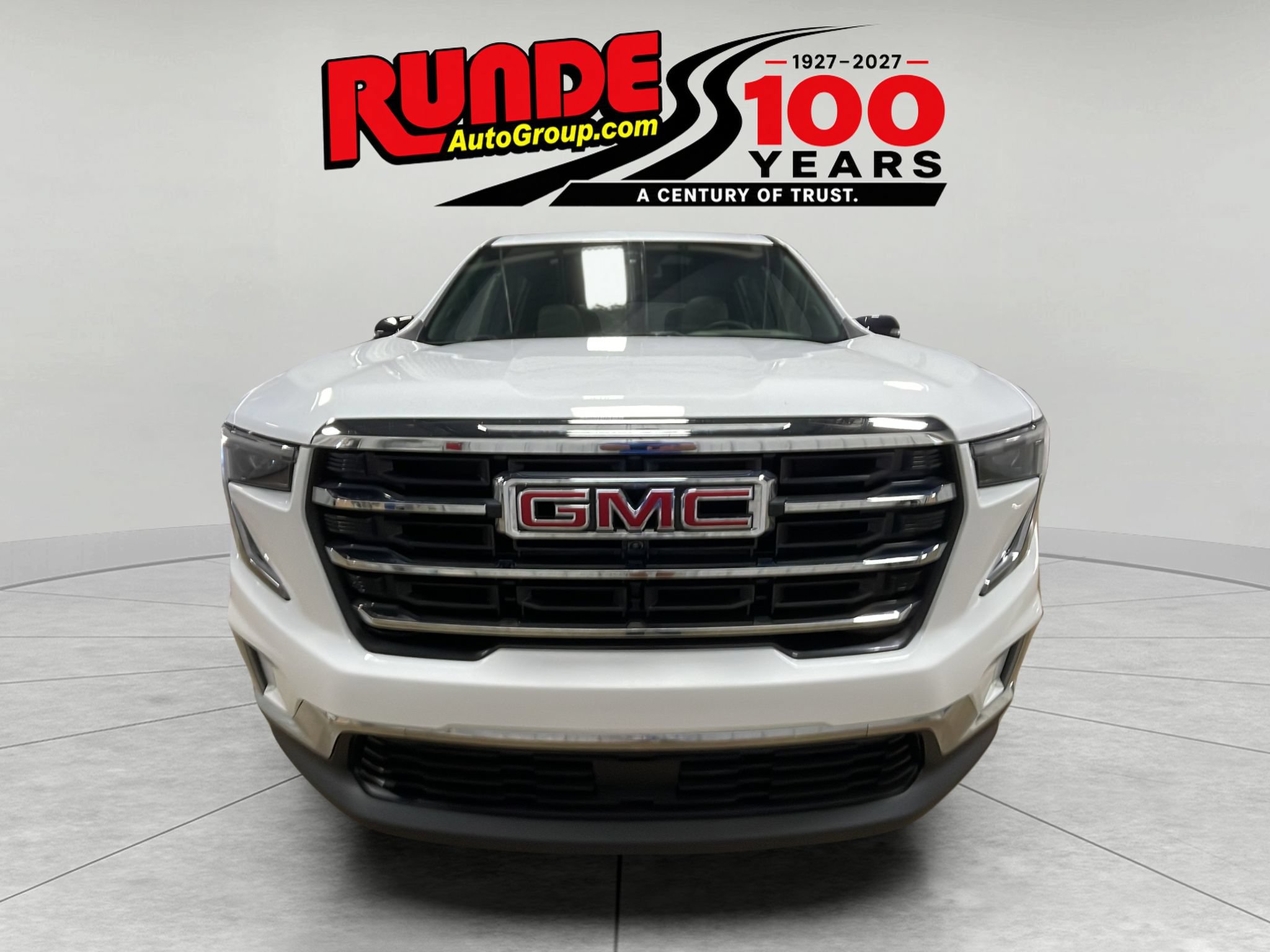 Used 2024 GMC Acadia Elevation w/ Trailering Package AWD/4WD image 8