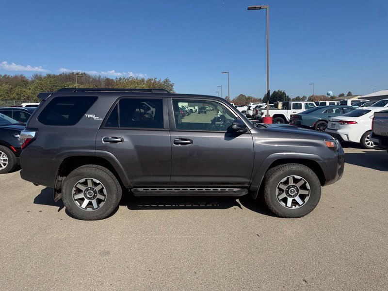 Used 2022 Toyota 4Runner TRD Off-Road Premium AWD/4WD image 13