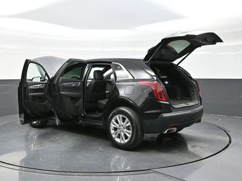 Certified 2025 Cadillac XT5 Luxury w/ LPO, Floor Liner Package AWD/4WD image 48