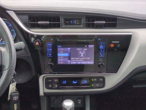 Certified 2017 Toyota Corolla LE image 17