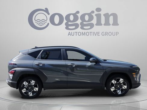 Certified 2025 Hyundai Kona SEL FWD image 7