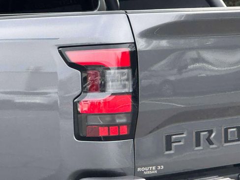 Used 2023 Nissan Frontier SV w/ Midnight Edition Package image 8