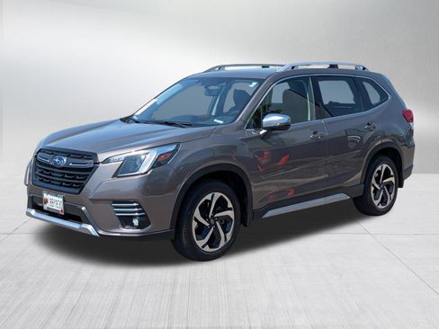 Used 2024 Subaru Forester Touring w/ POP Package 3 AWD/4WD image 3