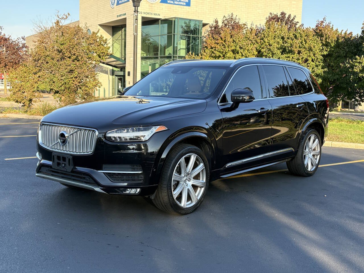 Used 2016 Volvo XC90 T6 AWD/4WD image 2