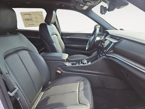 New 2026 Jeep Grand Cherokee L Limited AWD/4WD image 15