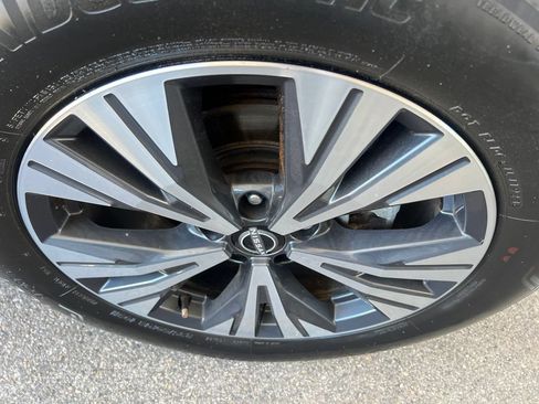 Certified 2023 Nissan Rogue SV AWD/4WD image 38