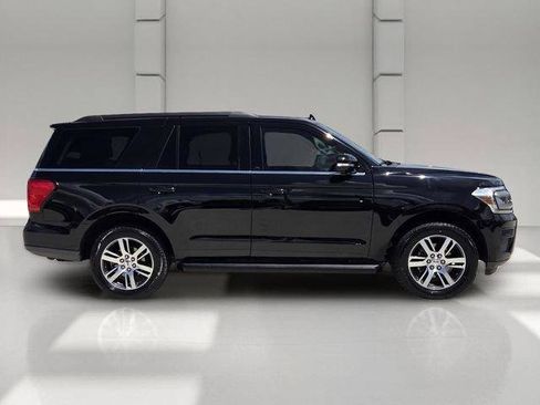 Used 2024 Ford Expedition XLT AWD/4WD image 6