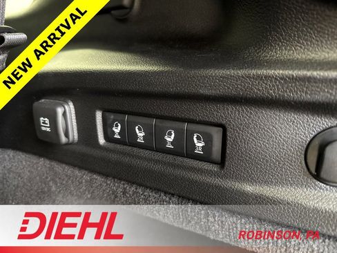 Used 2023 Jeep Grand Cherokee L Overland image 11