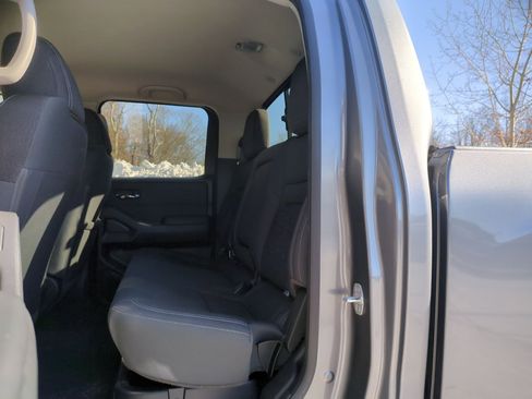 Used 2023 Nissan Frontier SV w/ Technology Package image 15