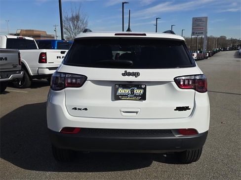 New 2026 Jeep Compass Latitude image 14