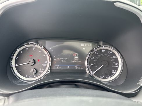 Used 2023 Toyota Highlander XLE FWD image 29