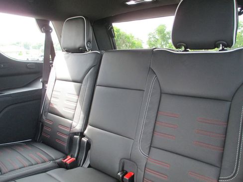 New 2026 GMC Yukon AT4 Ultimate AWD/4WD image 13