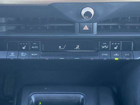 Used 2023 Toyota Crown XLE AWD/4WD image 18