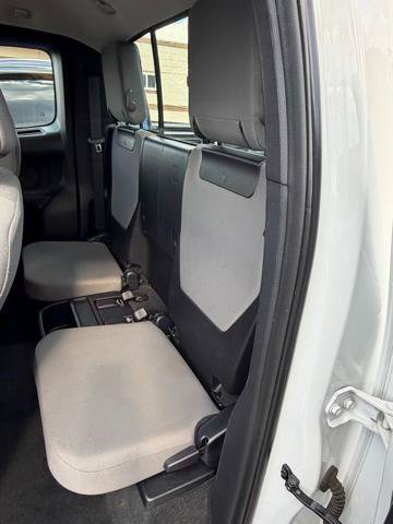 Used 2017 Toyota Tacoma SR AWD/4WD image 8
