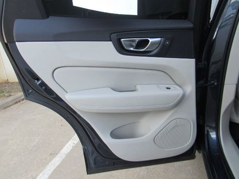 Used 2023 Volvo XC60 B5 Plus w/ Protection Package Premier image 18