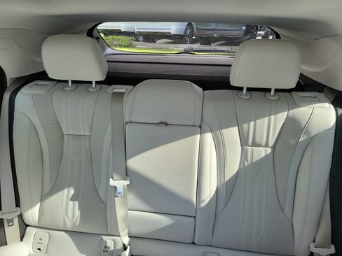 Used 2024 Buick Envision Avenir AWD/4WD image 12