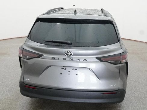 New 2026 Toyota Sienna XLE FWD image 22