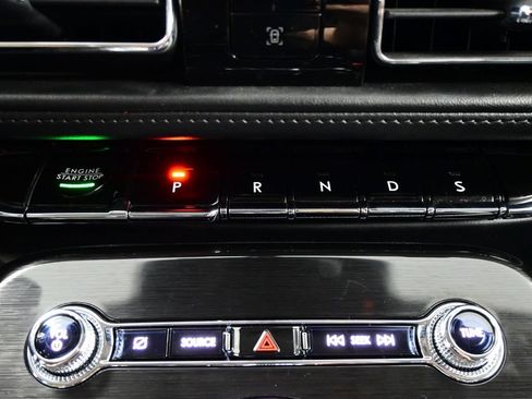 Used 2023 Lincoln Nautilus FWD w/ Premium Package image 23