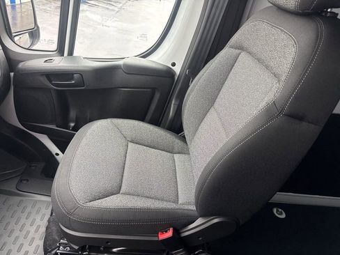 Used 2024 RAM ProMaster 2500 image 24