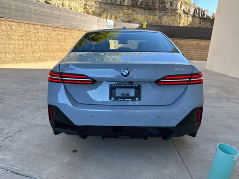 Used 2026 BMW 530i xDrive w/ M Sport Package image 4