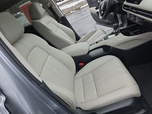 Certified 2024 Honda HR-V EX-L image 23