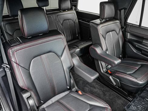 Used 2021 Ford Expedition Limited image 12