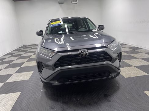 Used 2022 Toyota RAV4 LE image 7