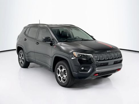 Used 2022 Jeep Compass Trailhawk w/ Trailhawk Elite Group AWD/4WD image 3