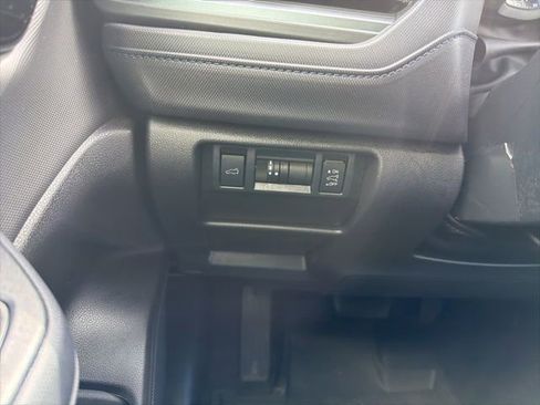 Used 2025 Subaru Forester Limited w/ Popular Package #1 AWD/4WD image 13