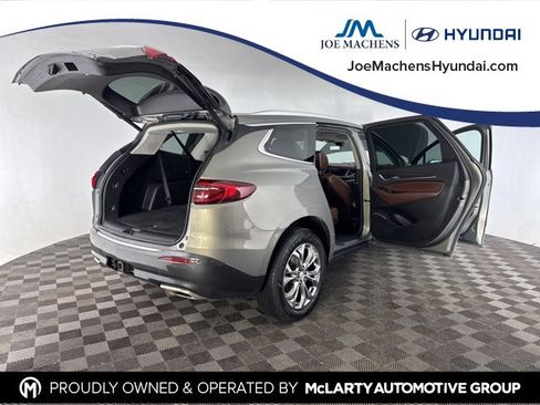Used 2018 Buick Enclave Avenir w/ Avenir Technology Package image 16