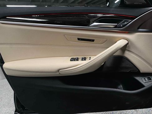 Used 2023 BMW 530i w/ Premium Package RWD image 6