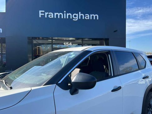 Used 2022 Nissan Rogue S image 27