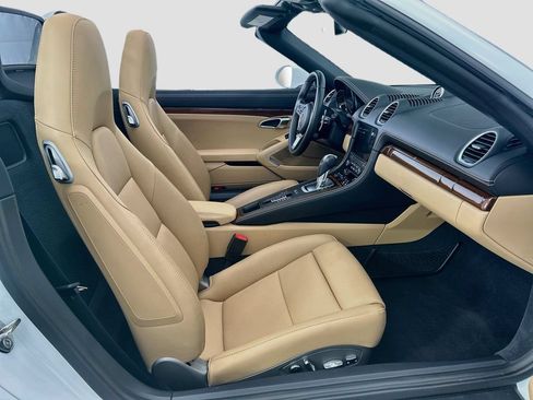 Certified 2021 Porsche 718 Boxster S RWD image 19