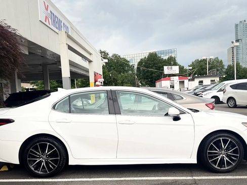 Used 2021 Toyota Camry SE w/ Cold Weather Package AWD/4WD image 8