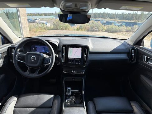 Used 2023 Volvo XC40 B5 Ultimate w/ Protection Package Premier AWD/4WD image 10