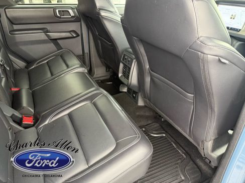 Used 2025 Ford Bronco Outer Banks AWD/4WD image 16