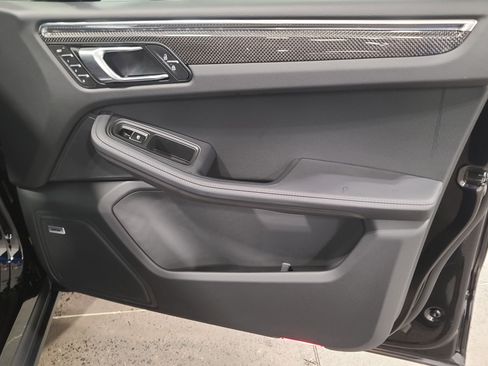 New 2026 Porsche Macan S image 28