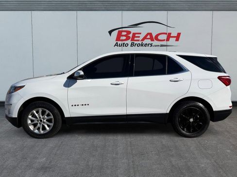 Used 2018 Chevrolet Equinox LT image 2