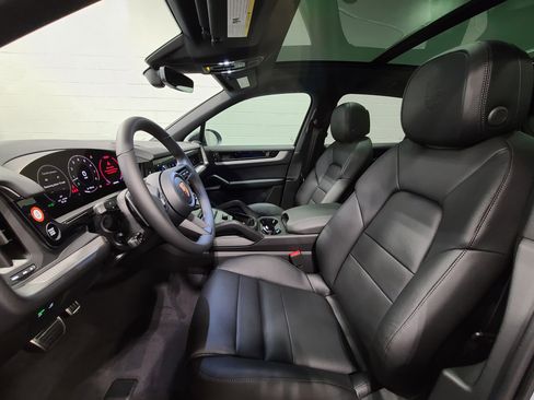 New 2026 Porsche Cayenne S image 15