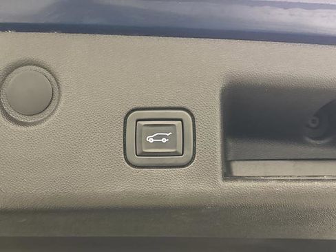 Used 2021 Chevrolet Equinox LT image 14