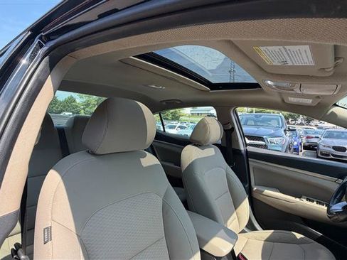 Used 2020 Hyundai Elantra Value Edition FWD image 16