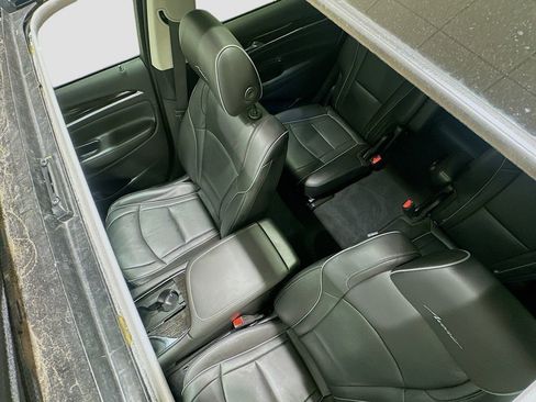 Used 2021 Buick Enclave Avenir w/ Avenir Technology Package FWD image 23