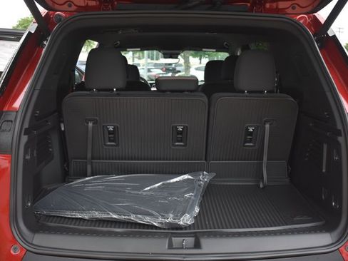 New 2026 Chevrolet Traverse LT w/ Driver Confidence Package FWD image 18