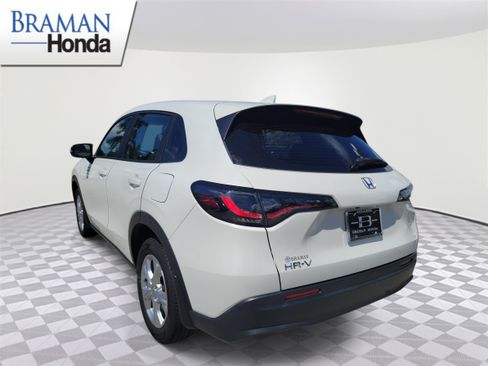 Certified 2024 Honda HR-V LX image 4