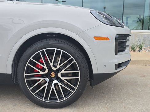 New 2026 Porsche Cayenne S AWD/4WD image 11