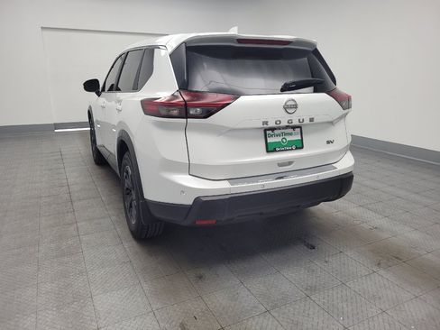 Used 2024 Nissan Rogue SV FWD image 6